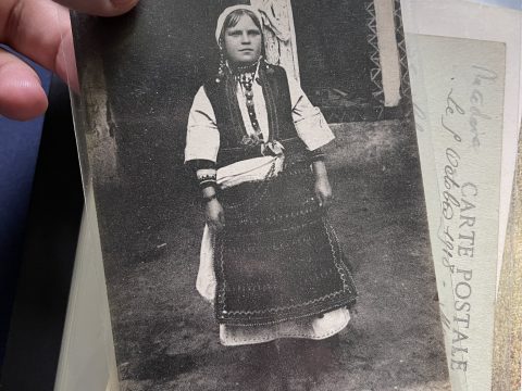 1914—1918_Campagne d’orient – ‘Jeune Fille Macèdonienne en costume National’, Florina
