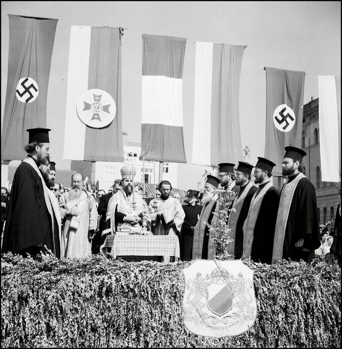 1943.11.23_Нацистички воен извештај – бугарските заблуди, Софија 1941+_Бугарското свештенство под нацистичкииот кукаст крст