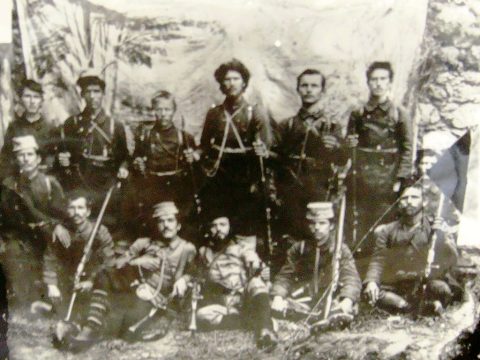 Пандо Кљашев и Коршонов, Костур, (браќа Манаки 1898 г.)